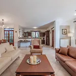 Skine Dream Villa *