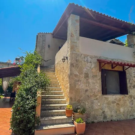 Skine With Private Pool And Garden La Canée