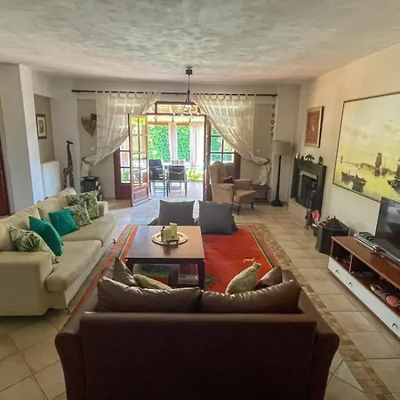 Skine With Private Pool And Garden